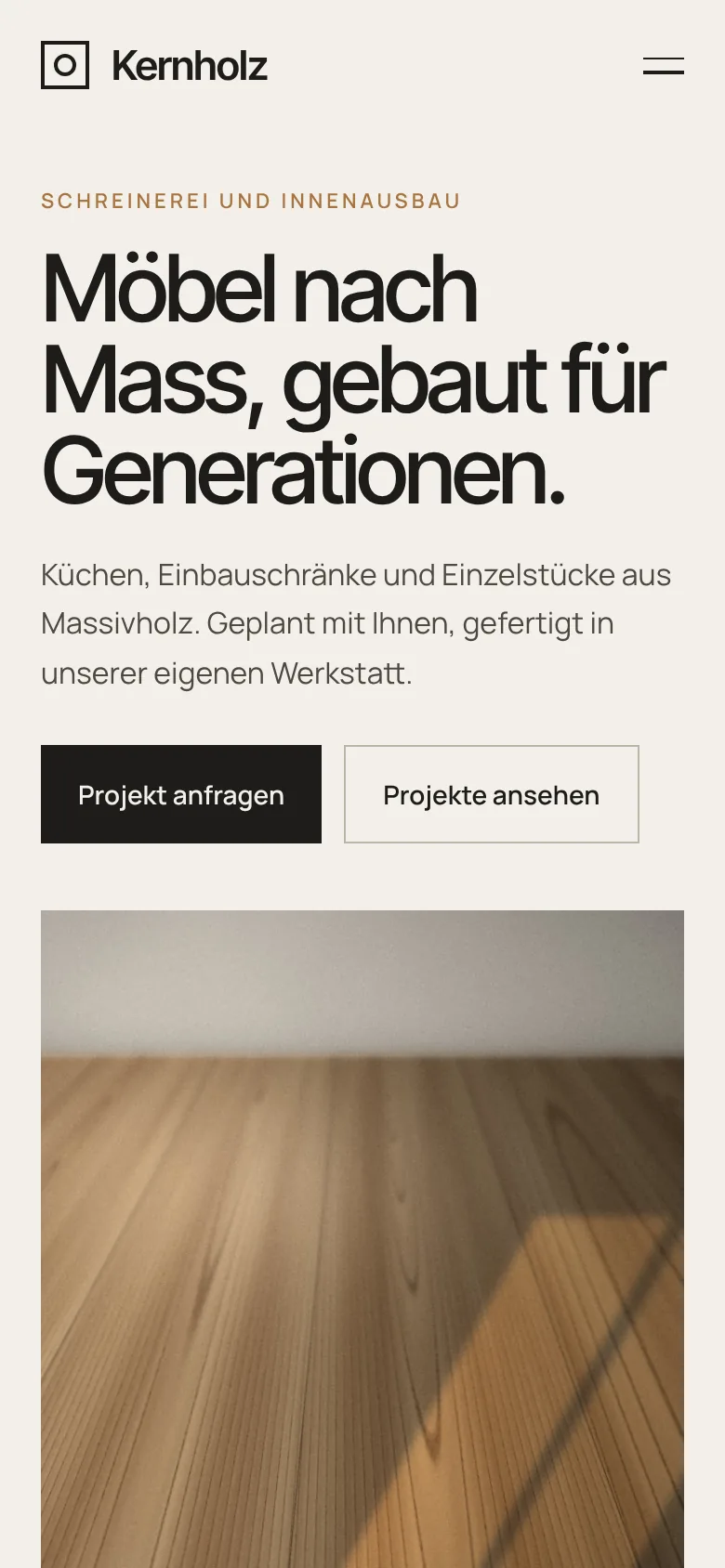 Beispiel-Design: Schreinerei (Kernholz, fiktive Marke)